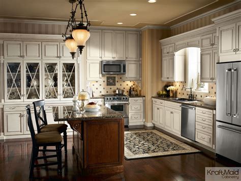 kraftmaid warm white cabinets